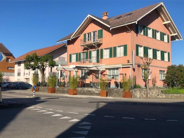 Hotel Hippel Krone Kerzers Exterior foto